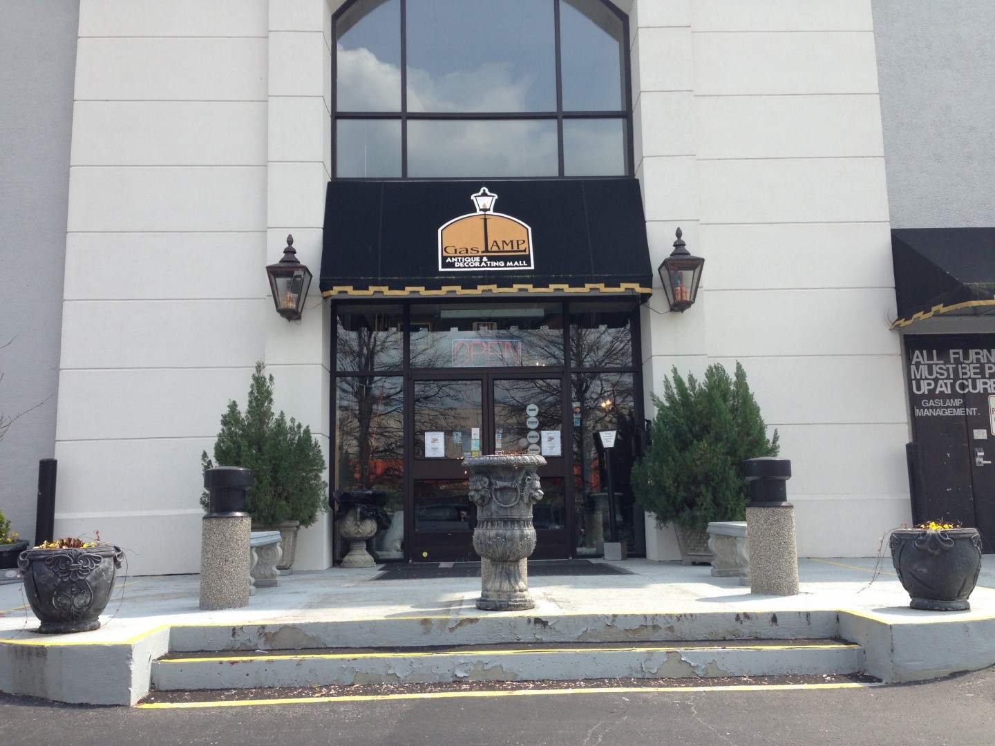 GasLamp Antiques Nashville Guru