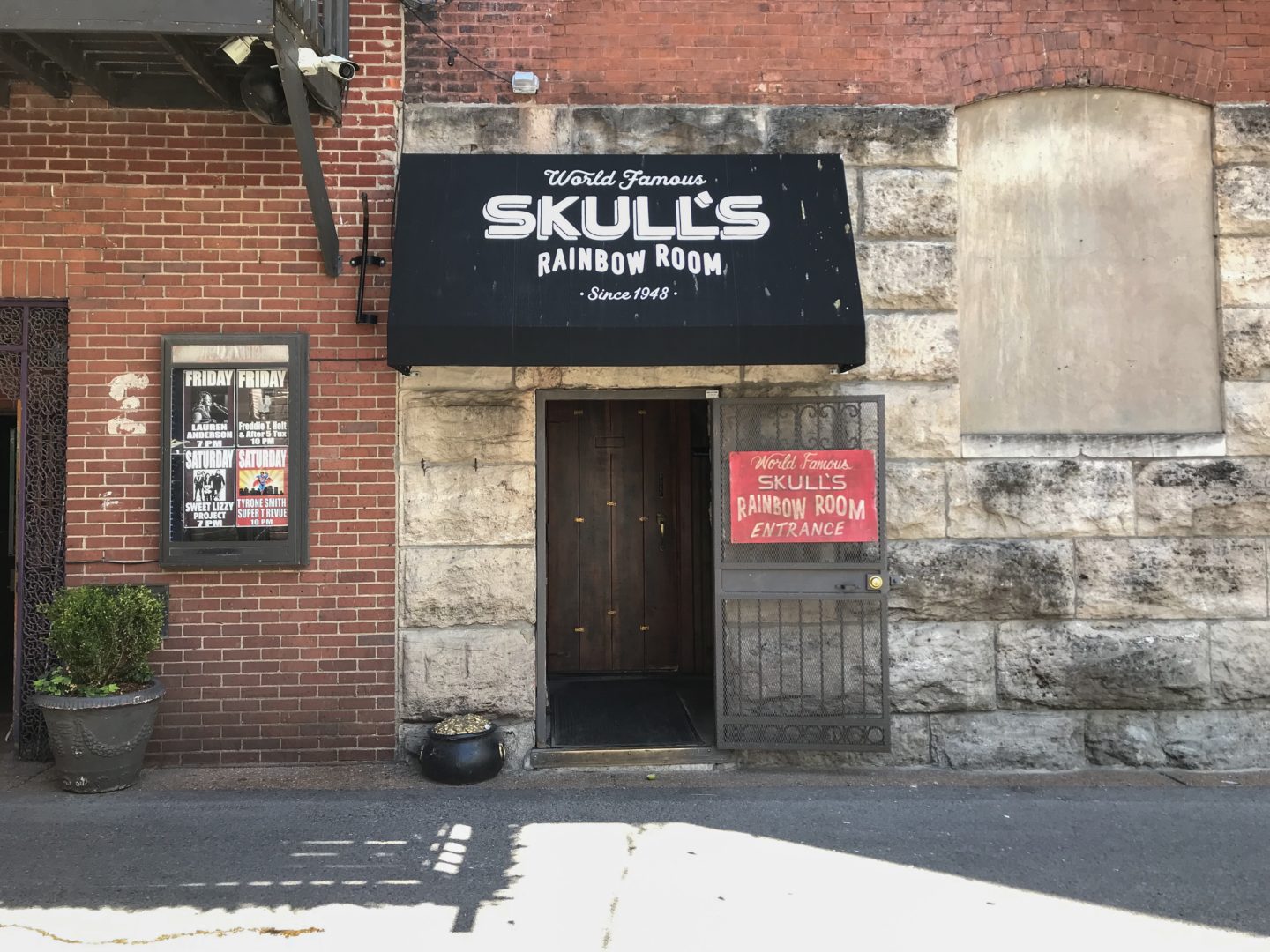 Skull's Rainbow Room Nashville Guru