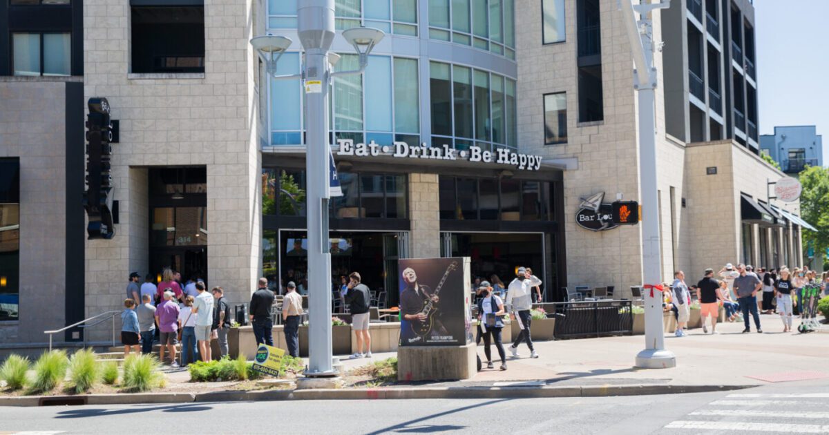 Bar Louie Nashville Guru