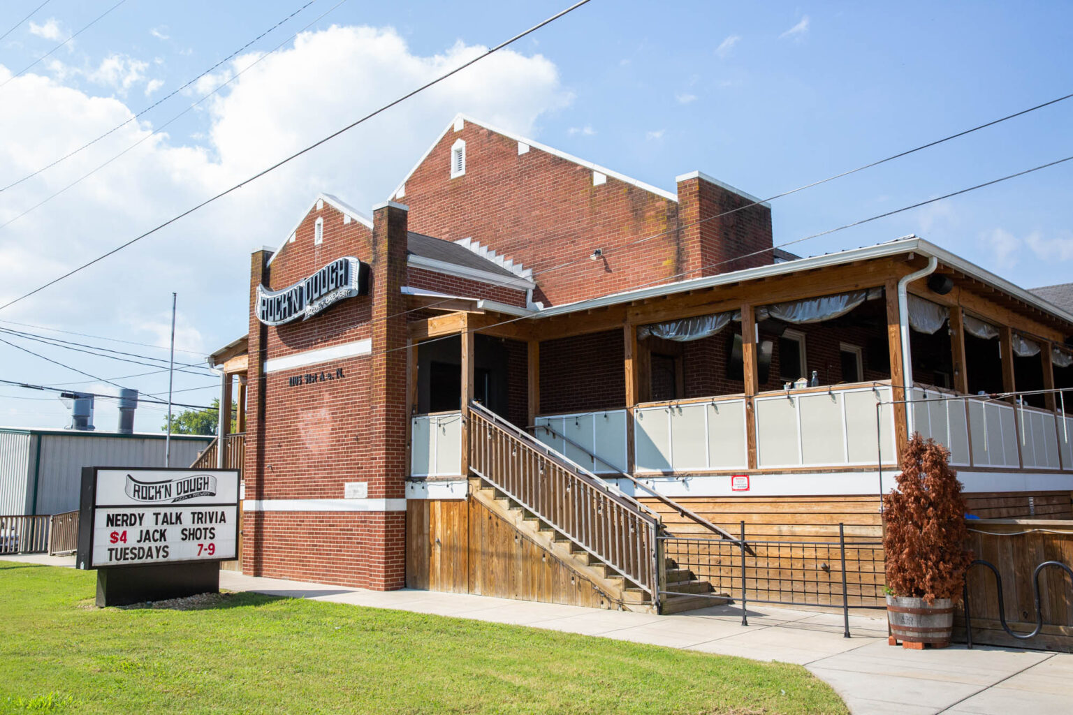 Rock’n Dough Pizza & Brewery Nashville Guru