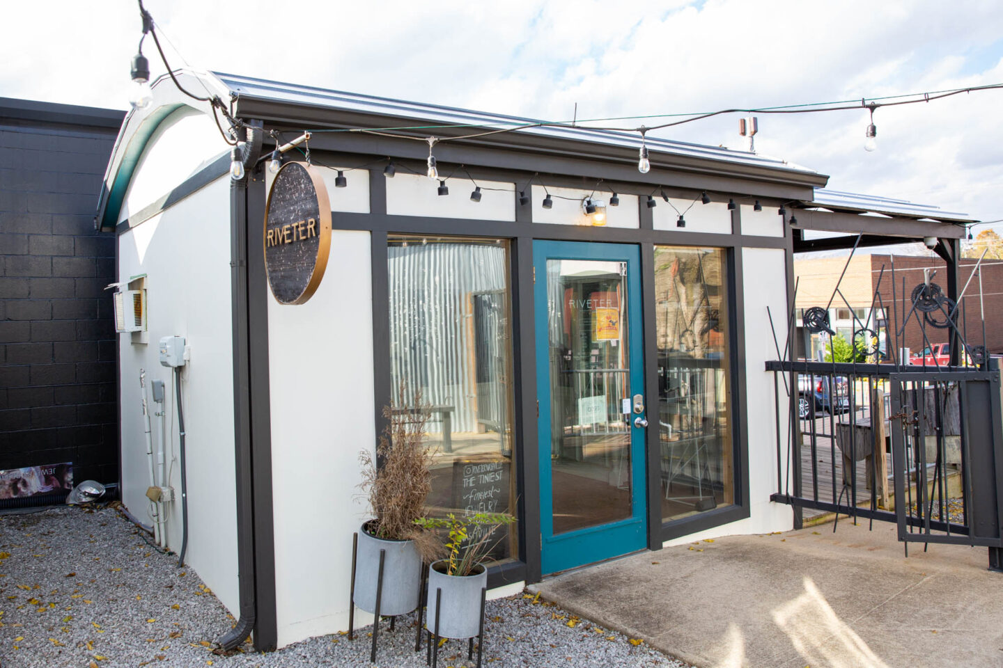 RIVETER Nashville Guru