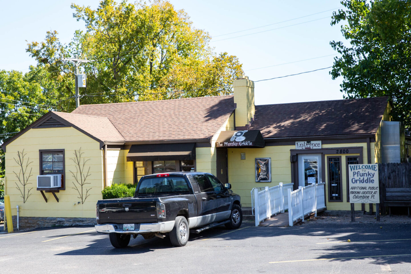 Pfunky Griddle Nashville Guru