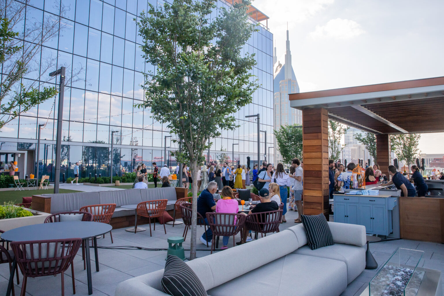 Rivière Rooftop Nashville Guru